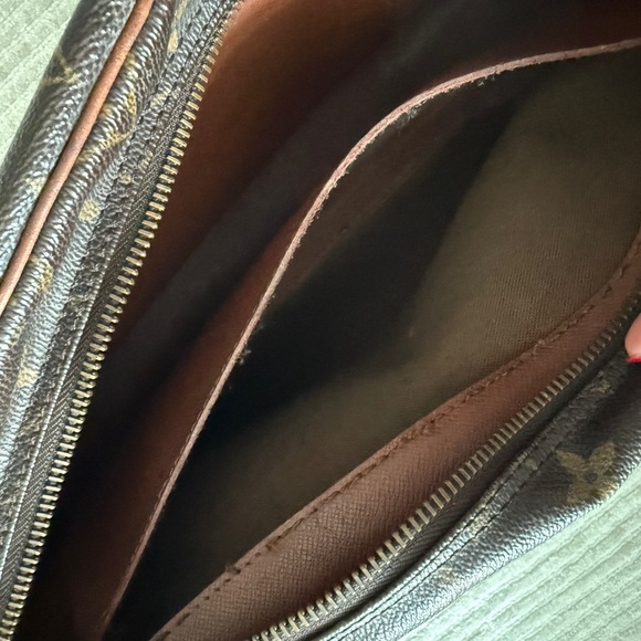 Louis Vuitton Monogram Trocadero 30 - Picture 9 of 10